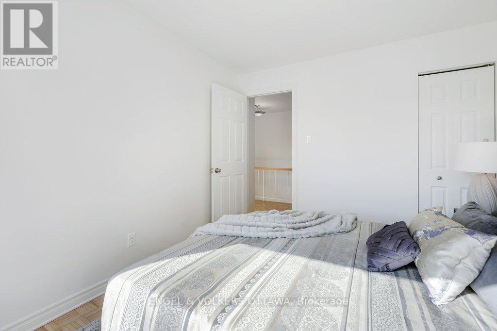 216 - 12 Corkstown Road