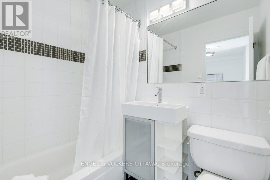 216 - 12 Corkstown Road