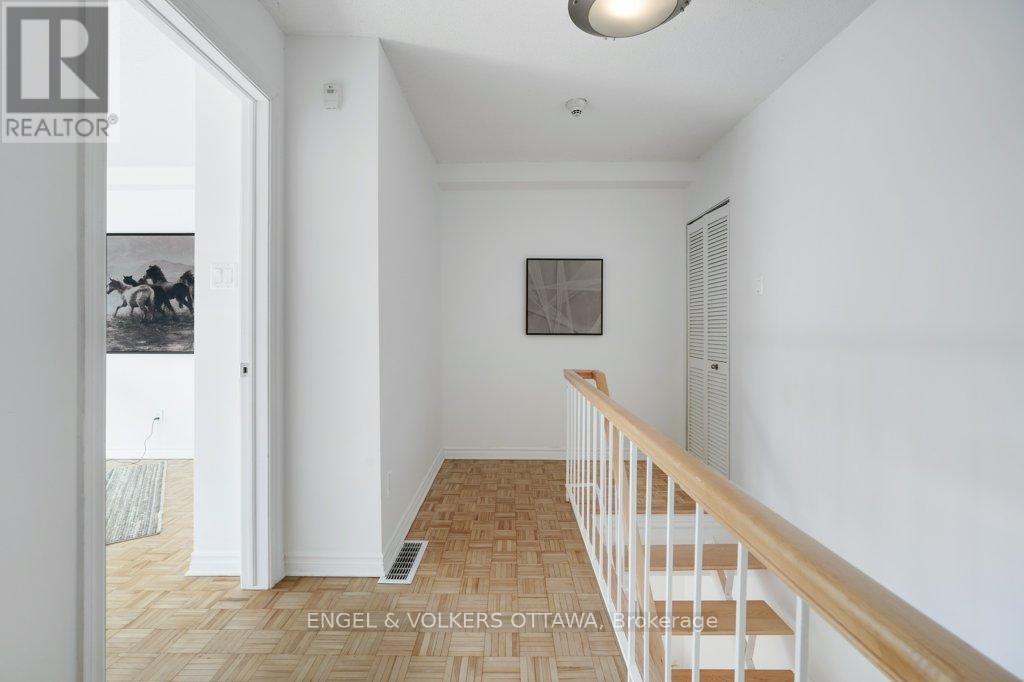 216 - 12 Corkstown Road