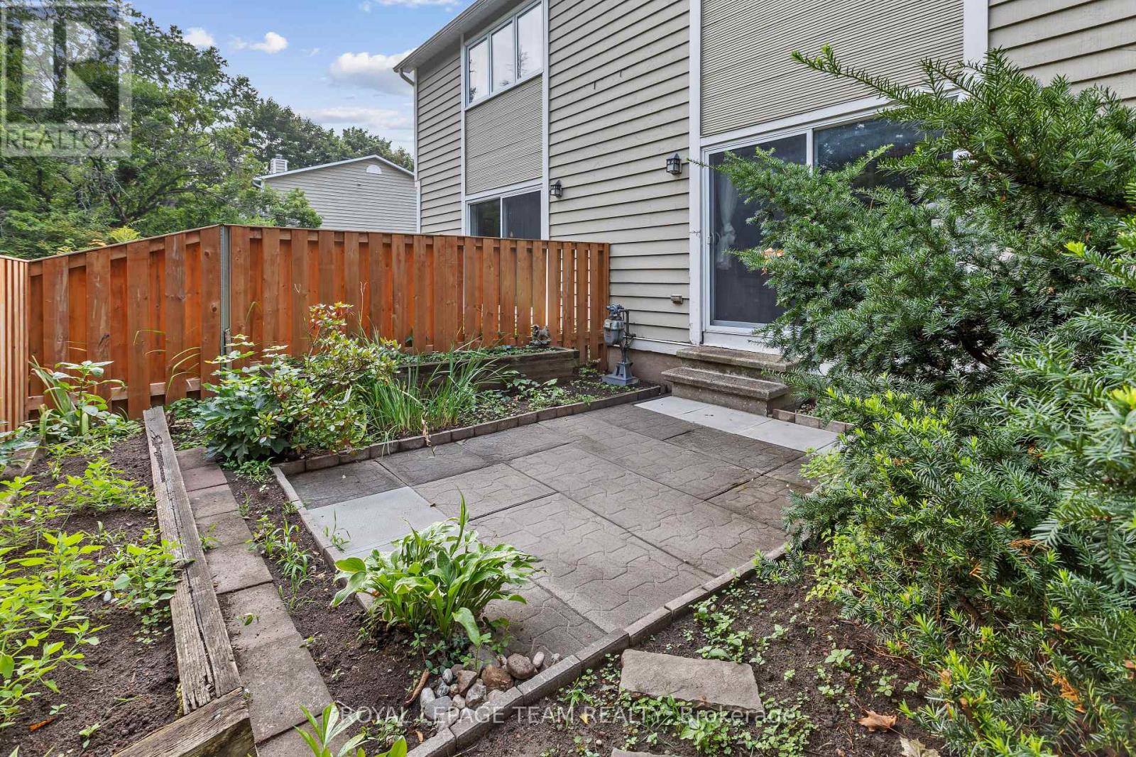 1120 Chimney Hill Way