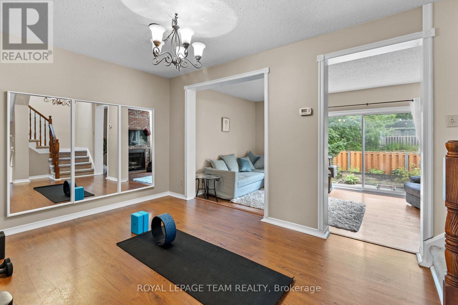 1120 Chimney Hill Way