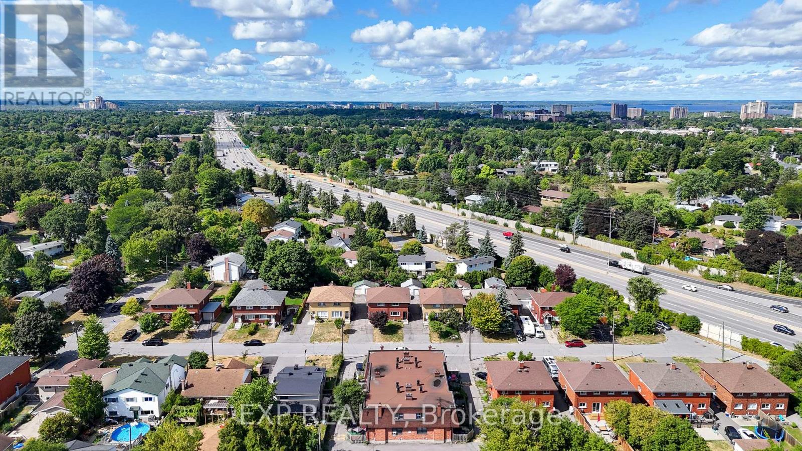 1008 Riddell Avenue S