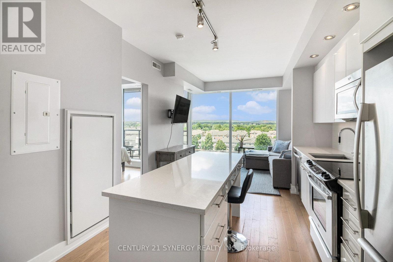 607 - 360 Patricia Avenue