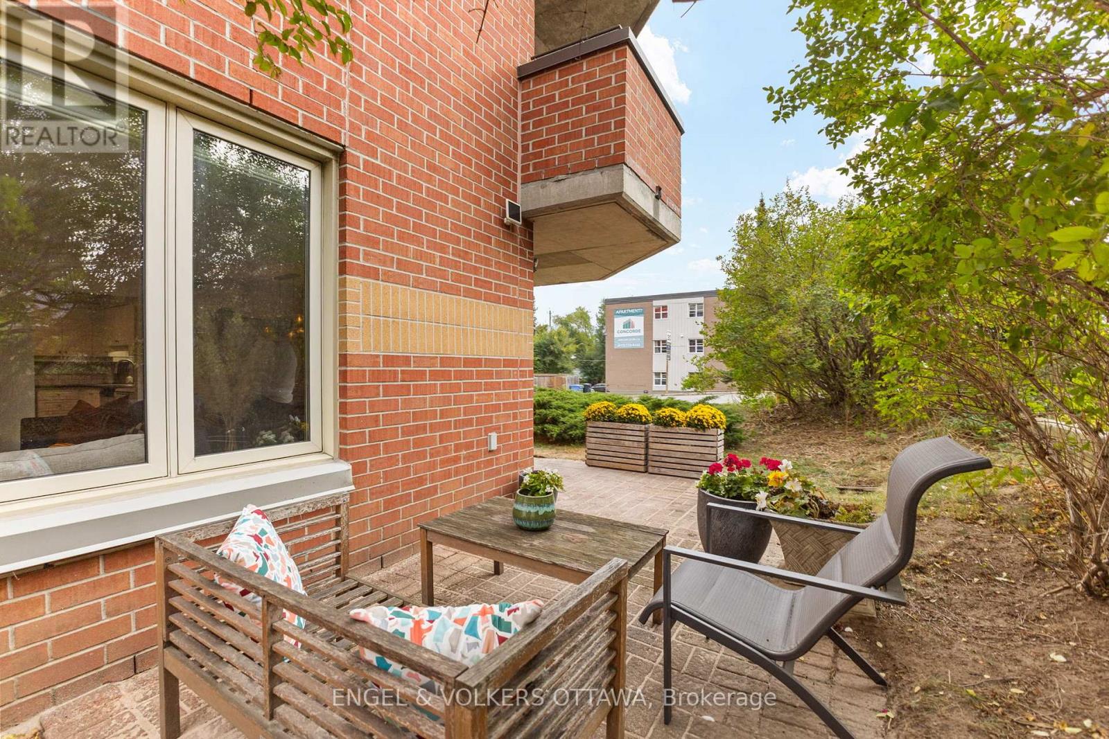 101 - 800 Mckellar Avenue