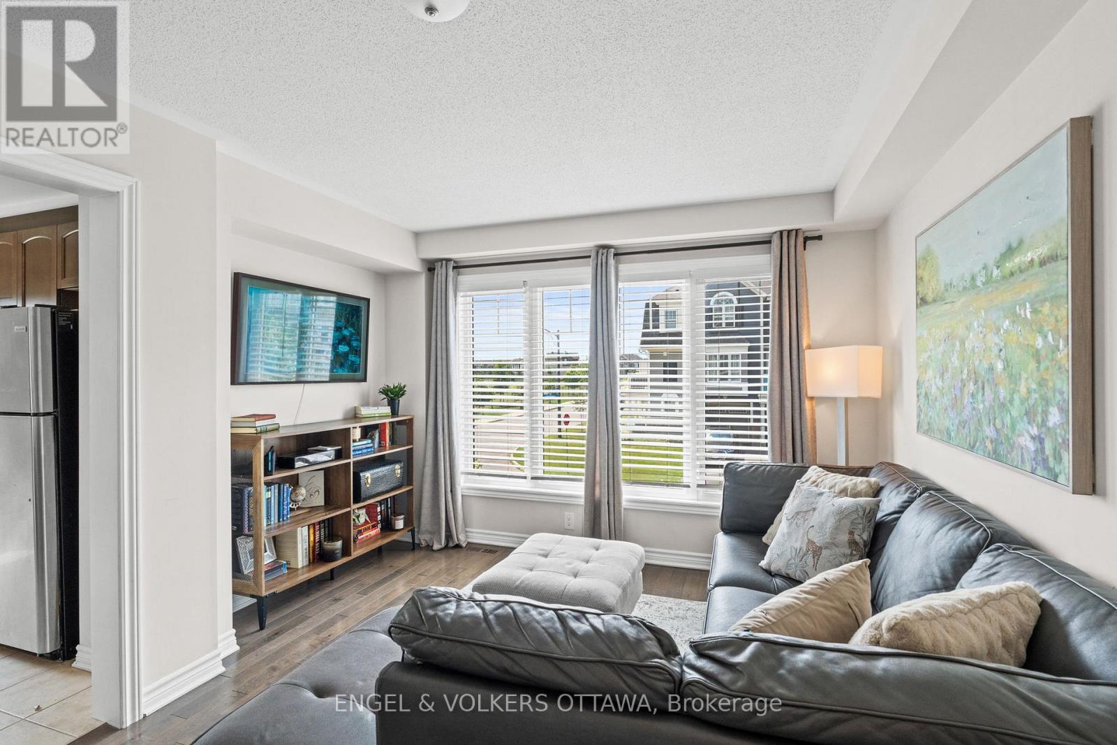 349 Pumpkinseed Crescent