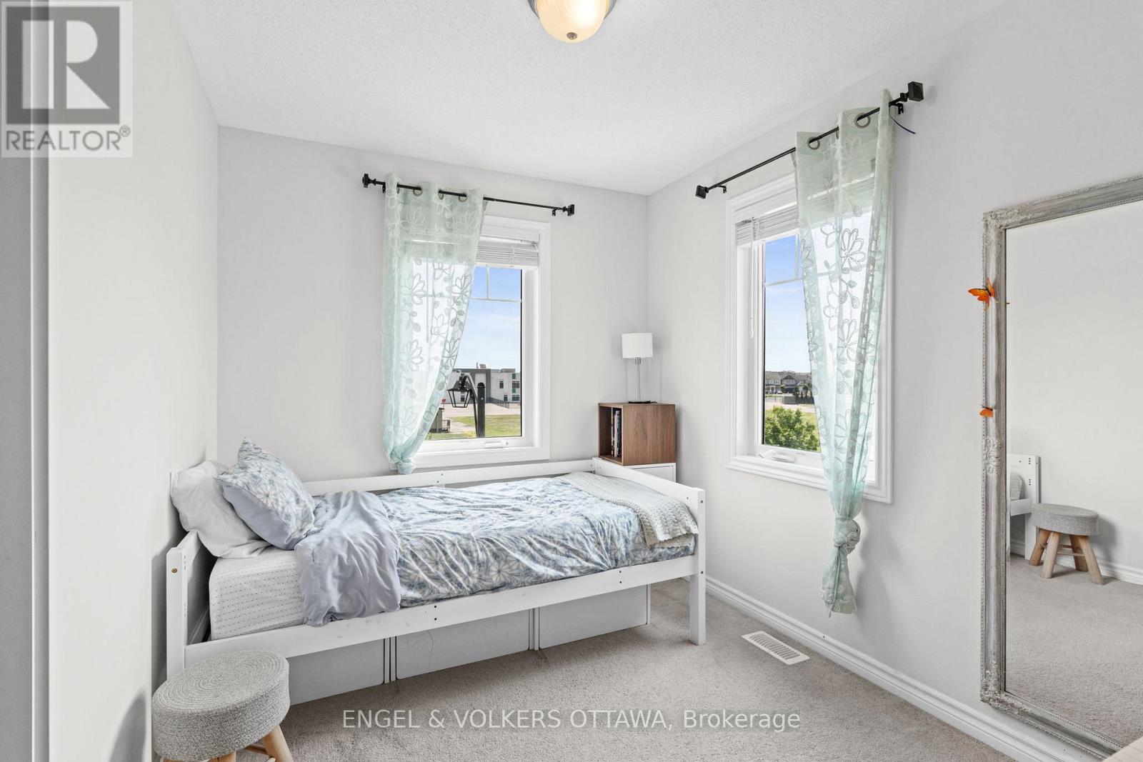 349 Pumpkinseed Crescent