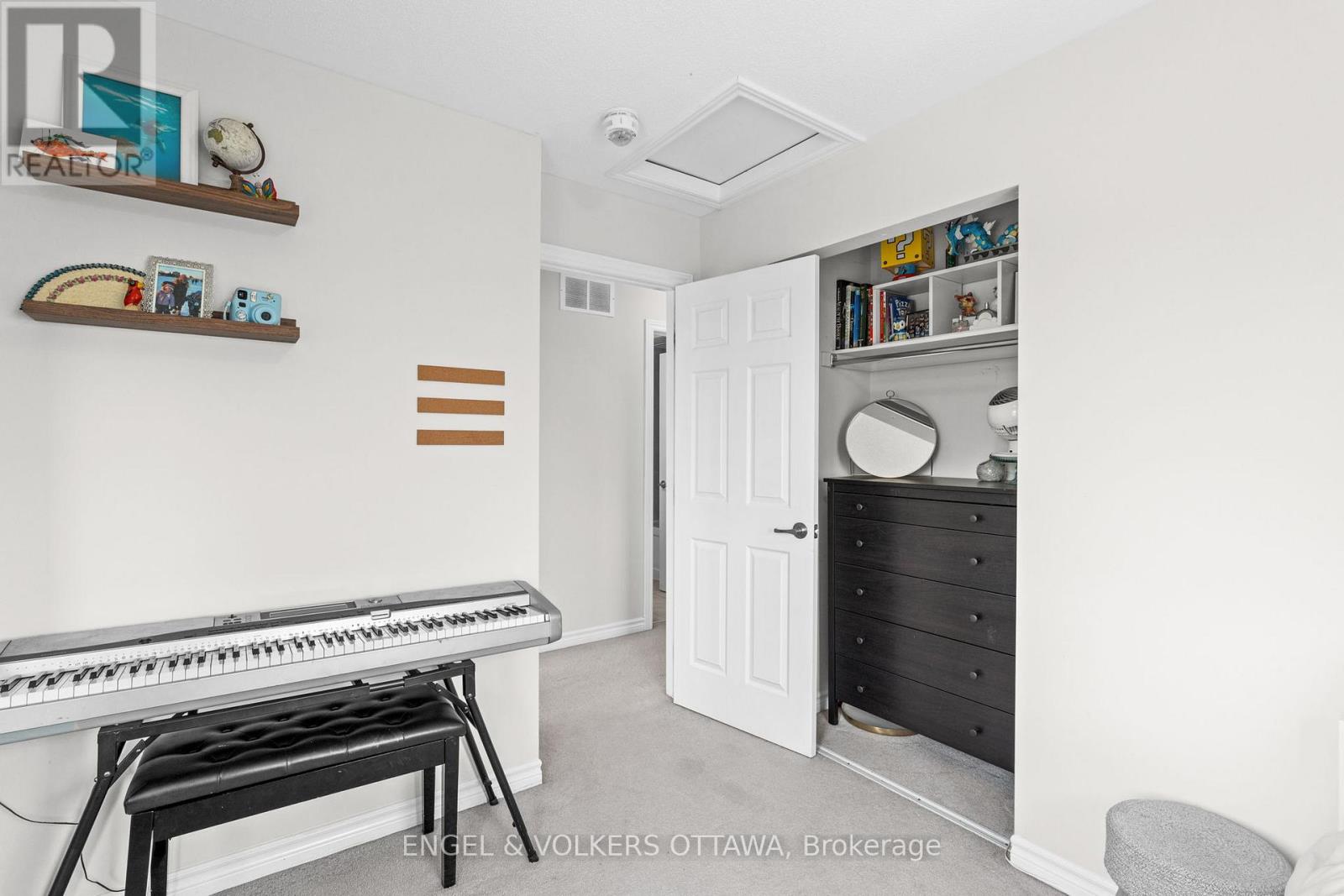 349 Pumpkinseed Crescent