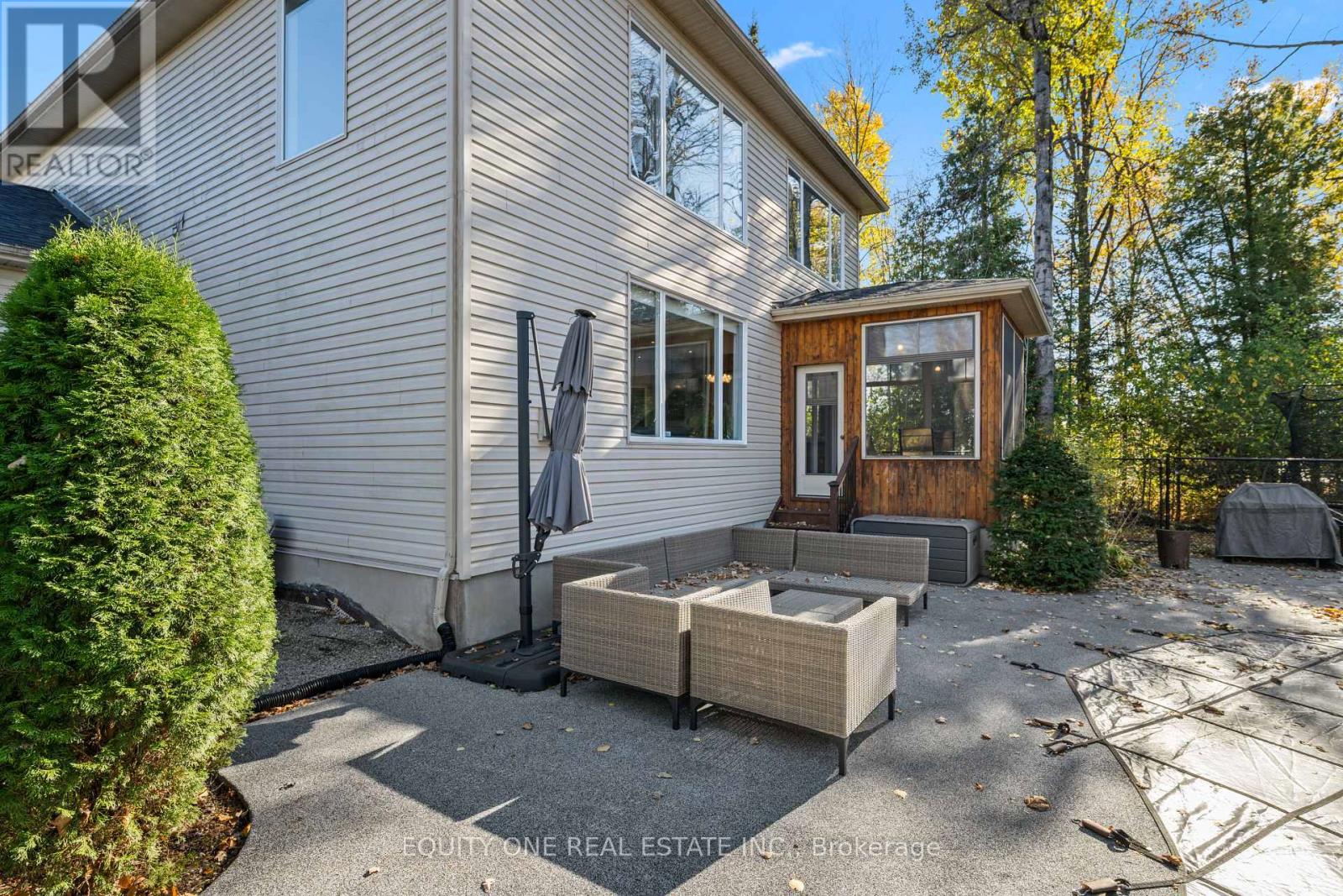 133 Arbourbrook Boulevard