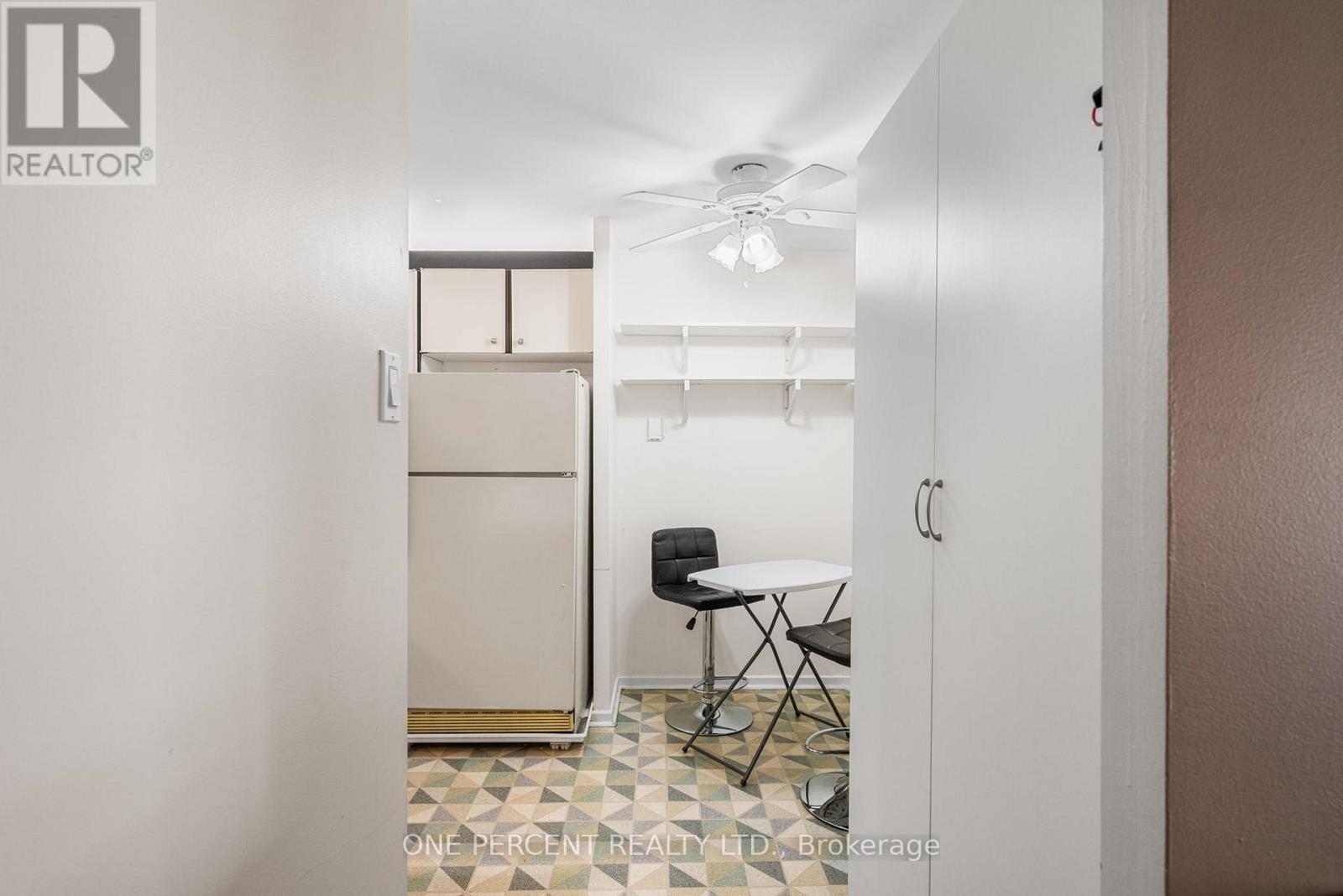 201 - 373 Laurier Avenue E