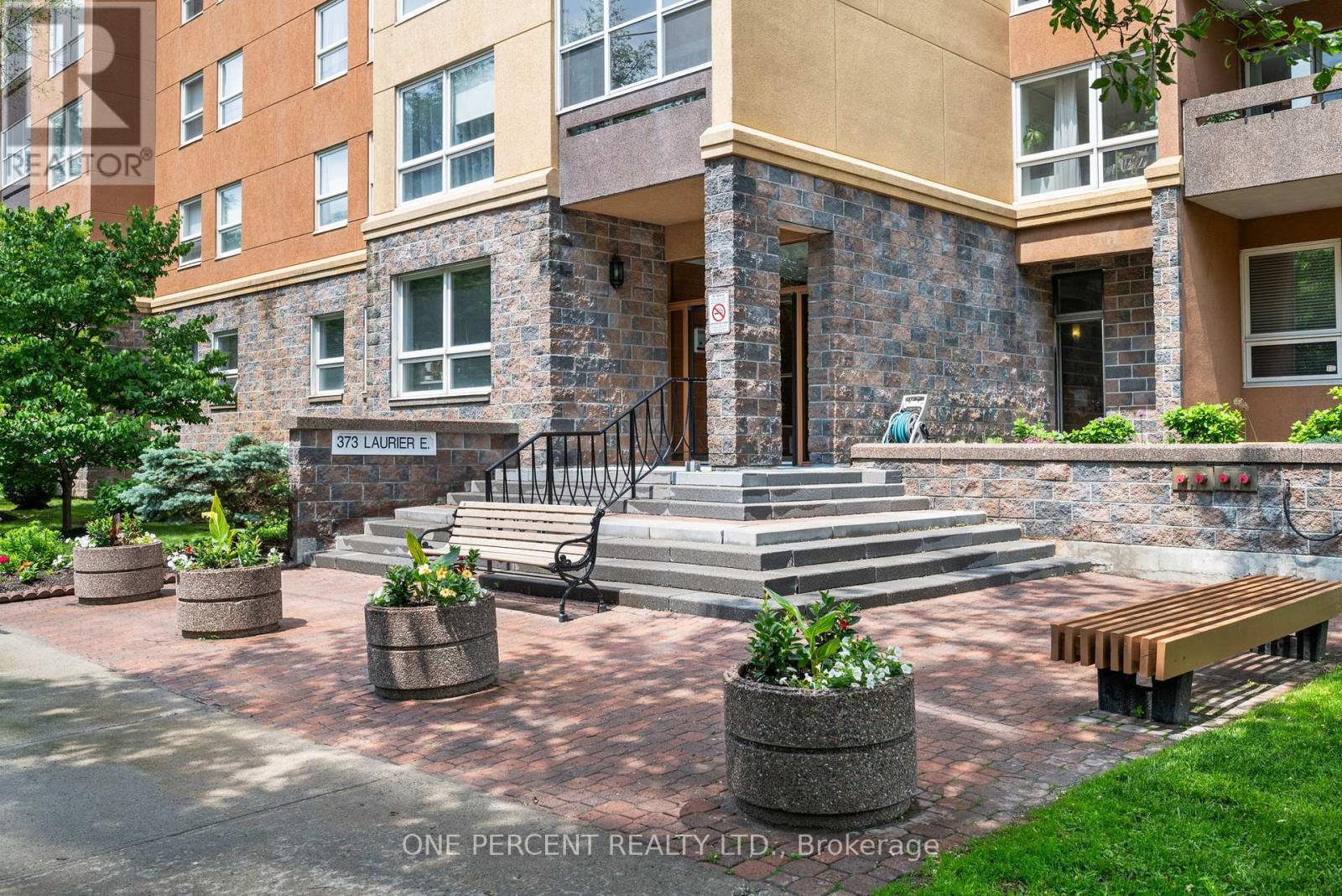 201 - 373 Laurier Avenue E