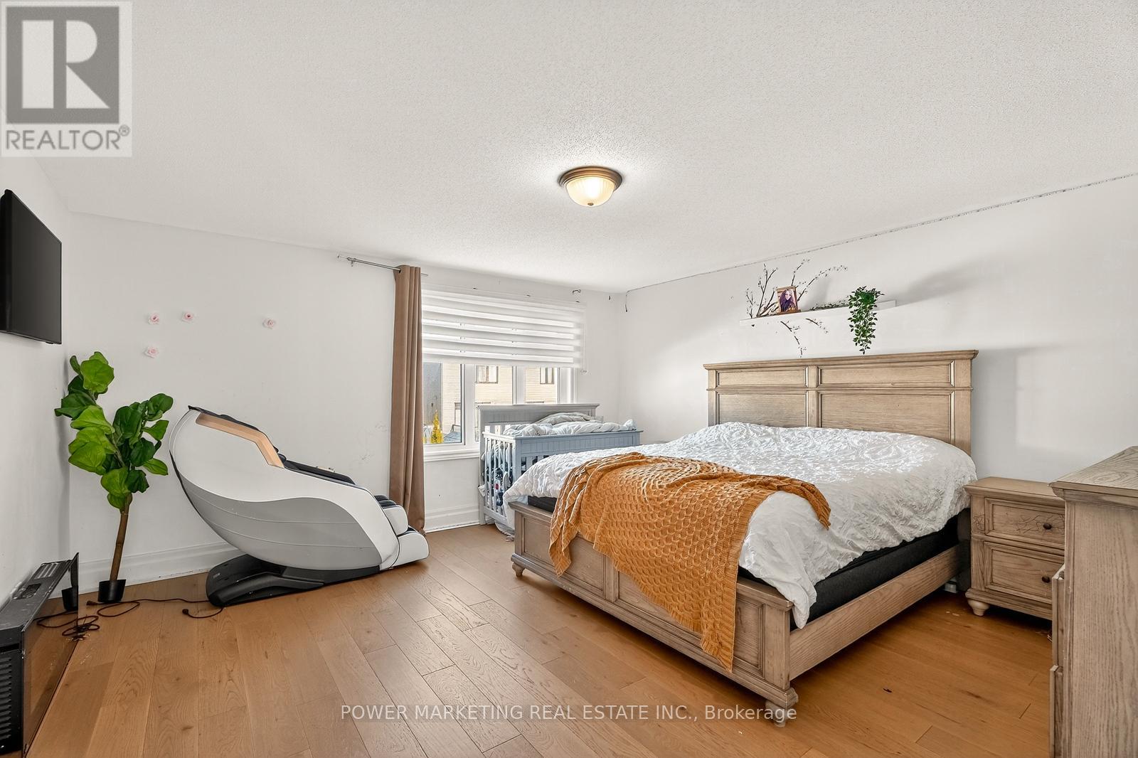 657 - 657 Clearbrook Drive N