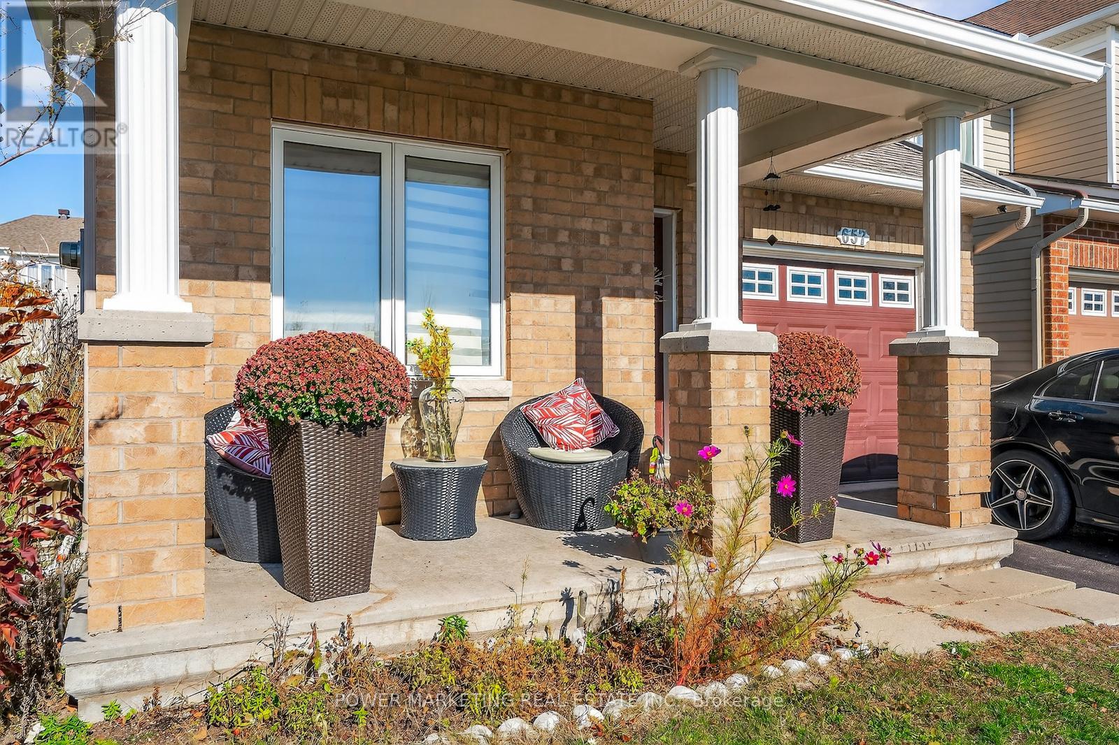 657 - 657 Clearbrook Drive N