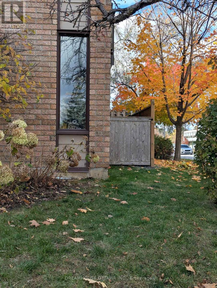 107 - 1490 Heron Road