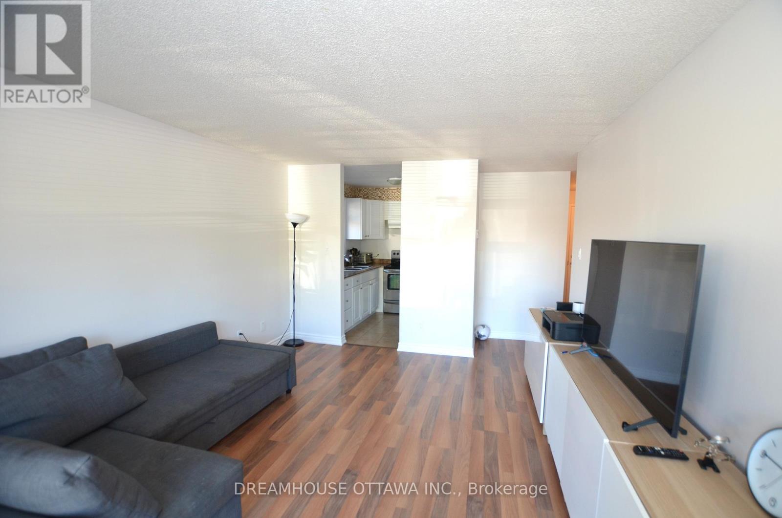 107 - 1490 Heron Road