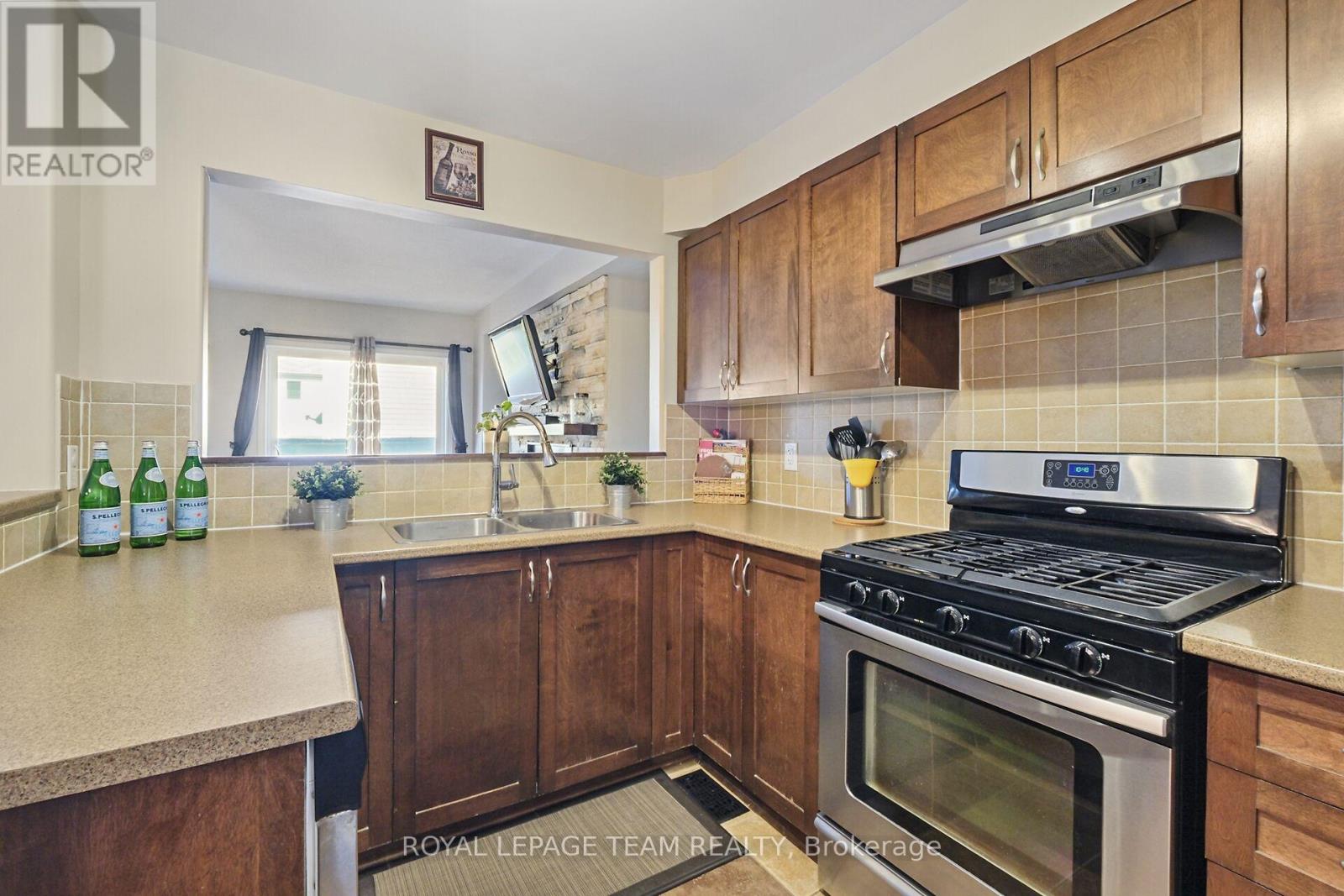 215 Parkrose Private