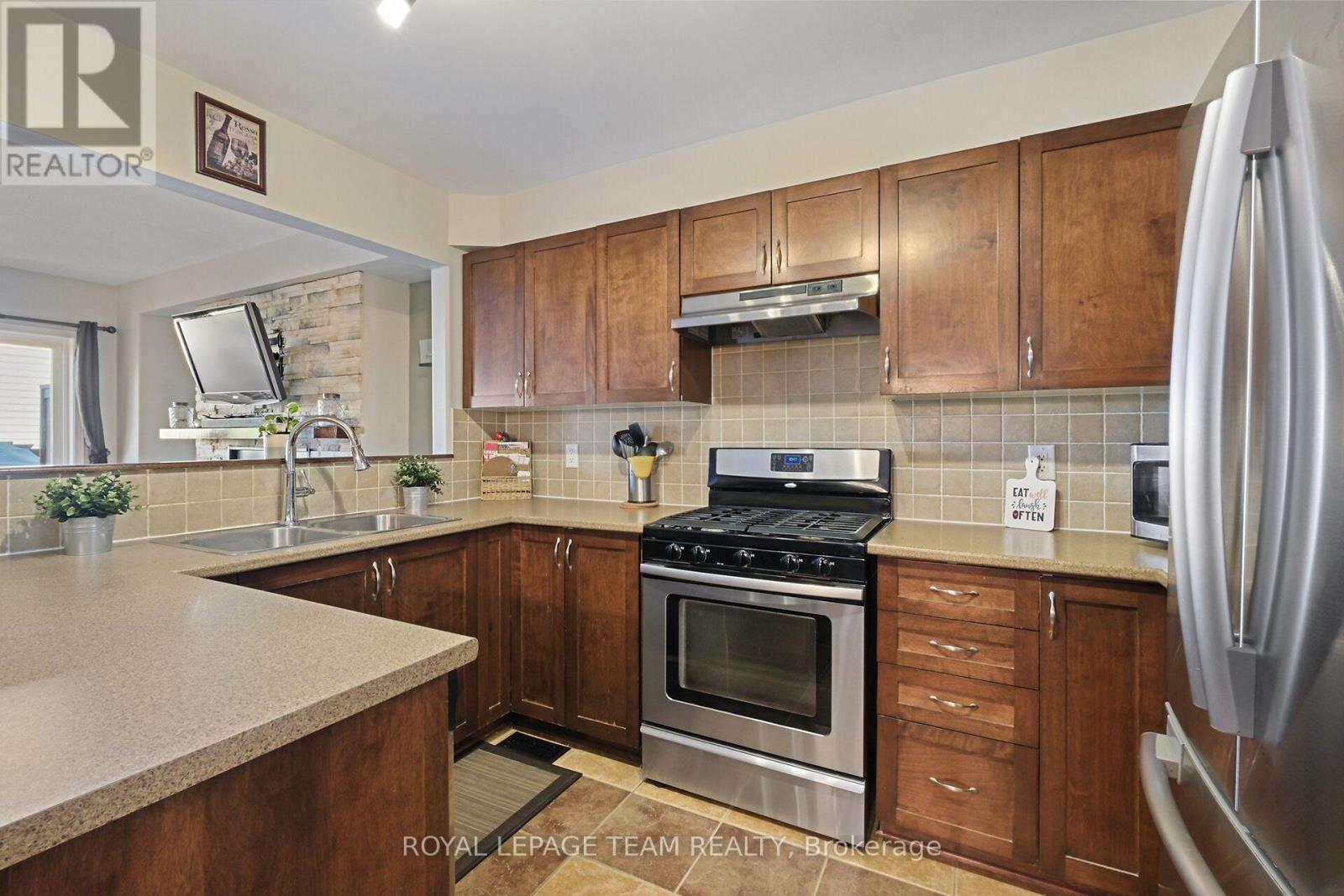 215 Parkrose Private