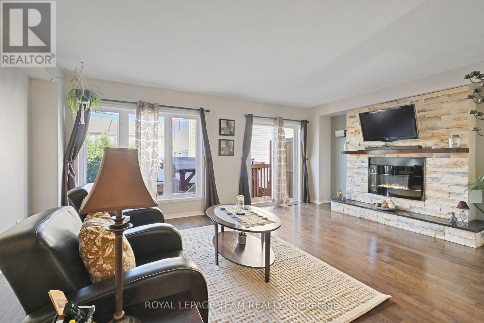 215 Parkrose Private