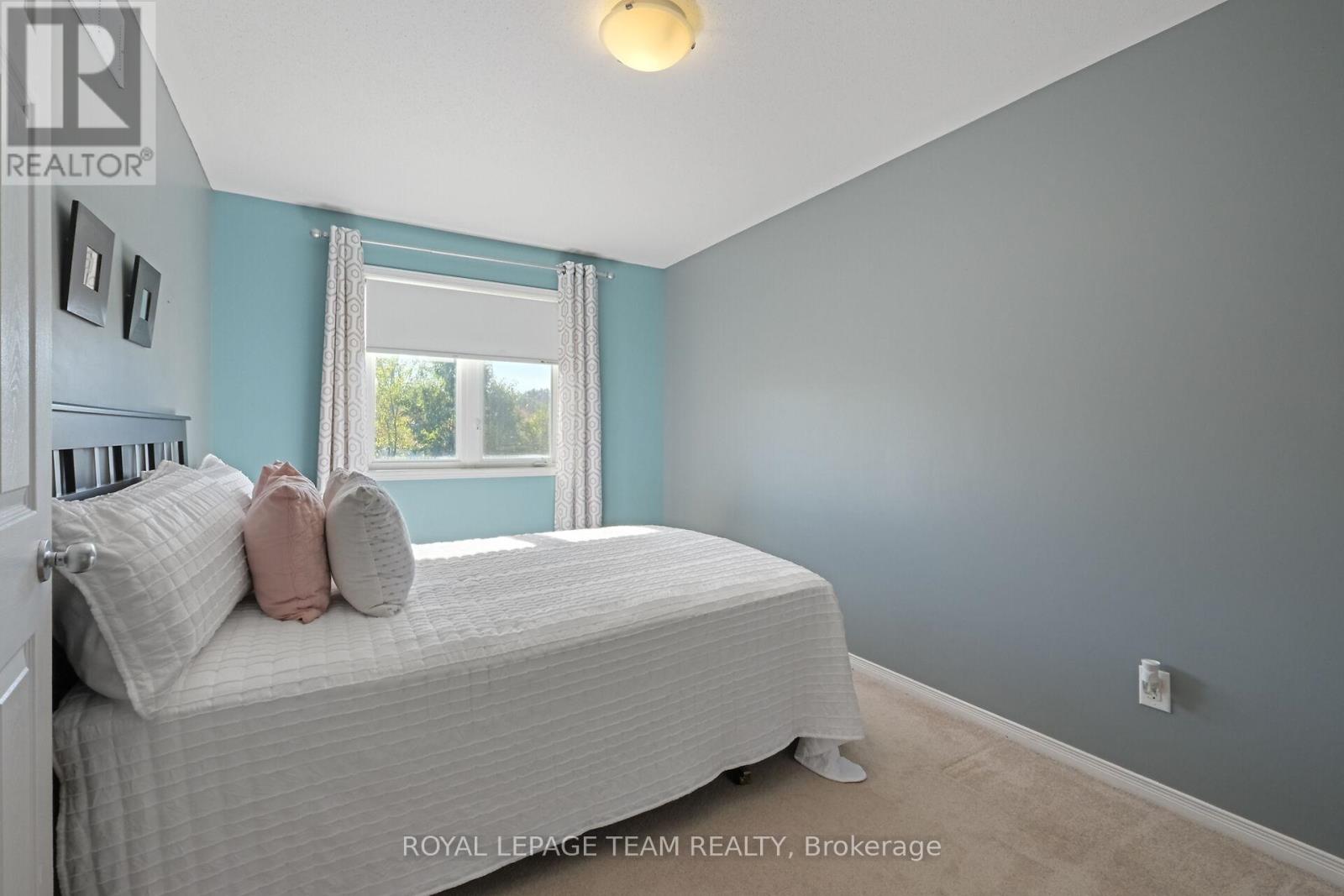 215 Parkrose Private