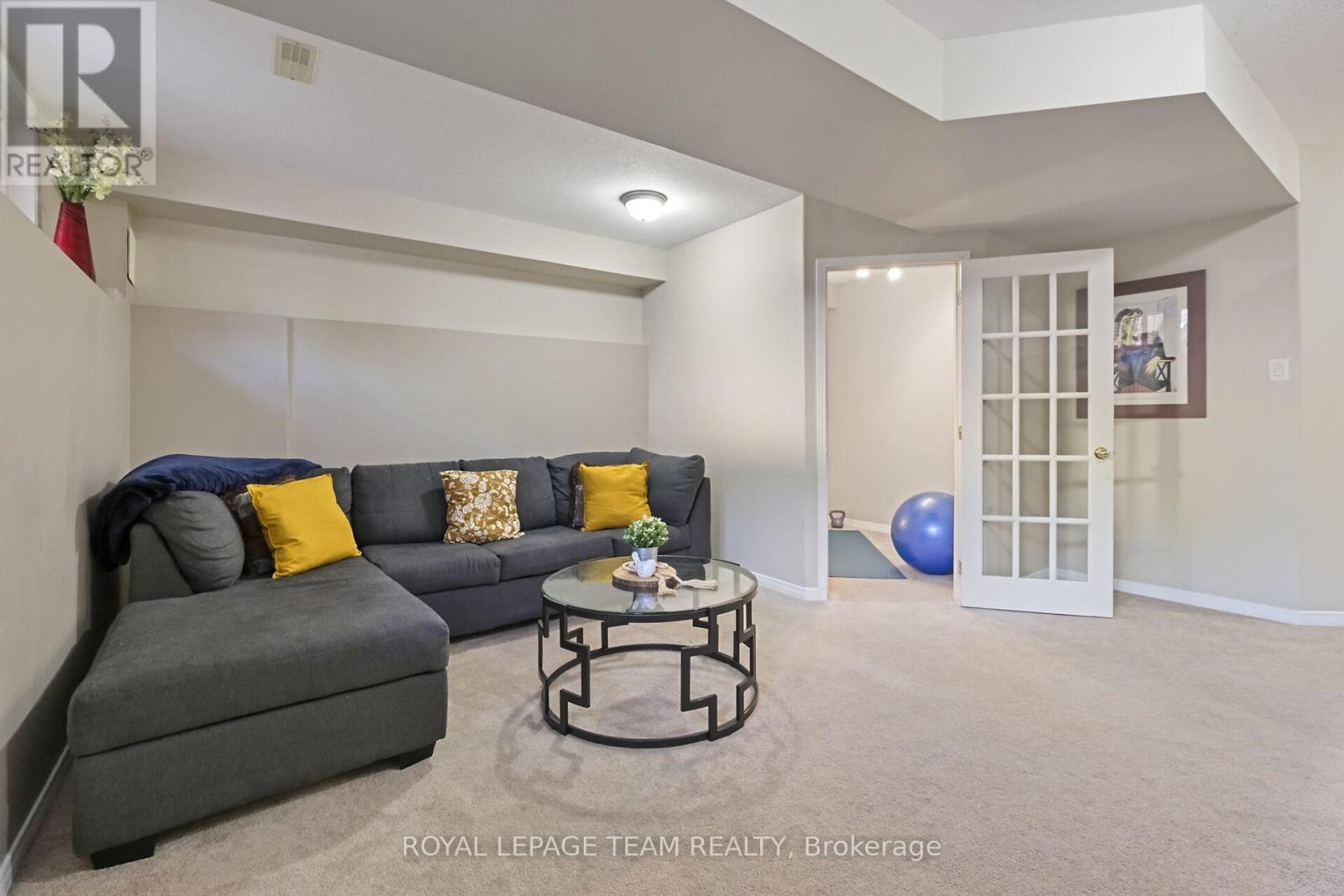 215 Parkrose Private