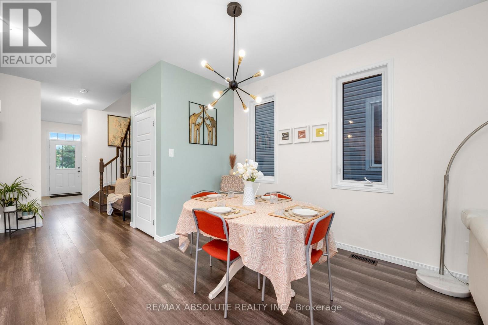 302 Haliburton Heights