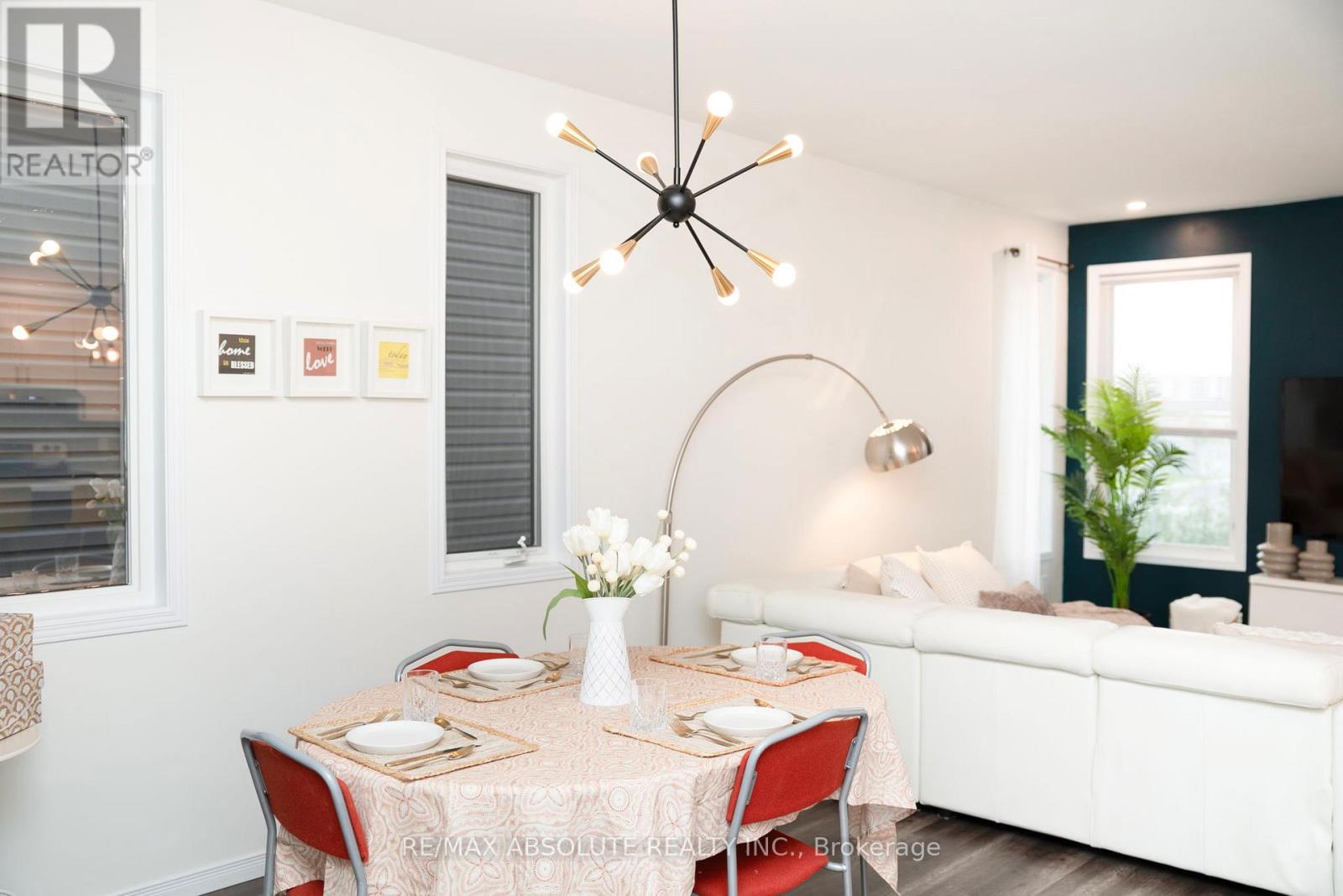 302 Haliburton Heights