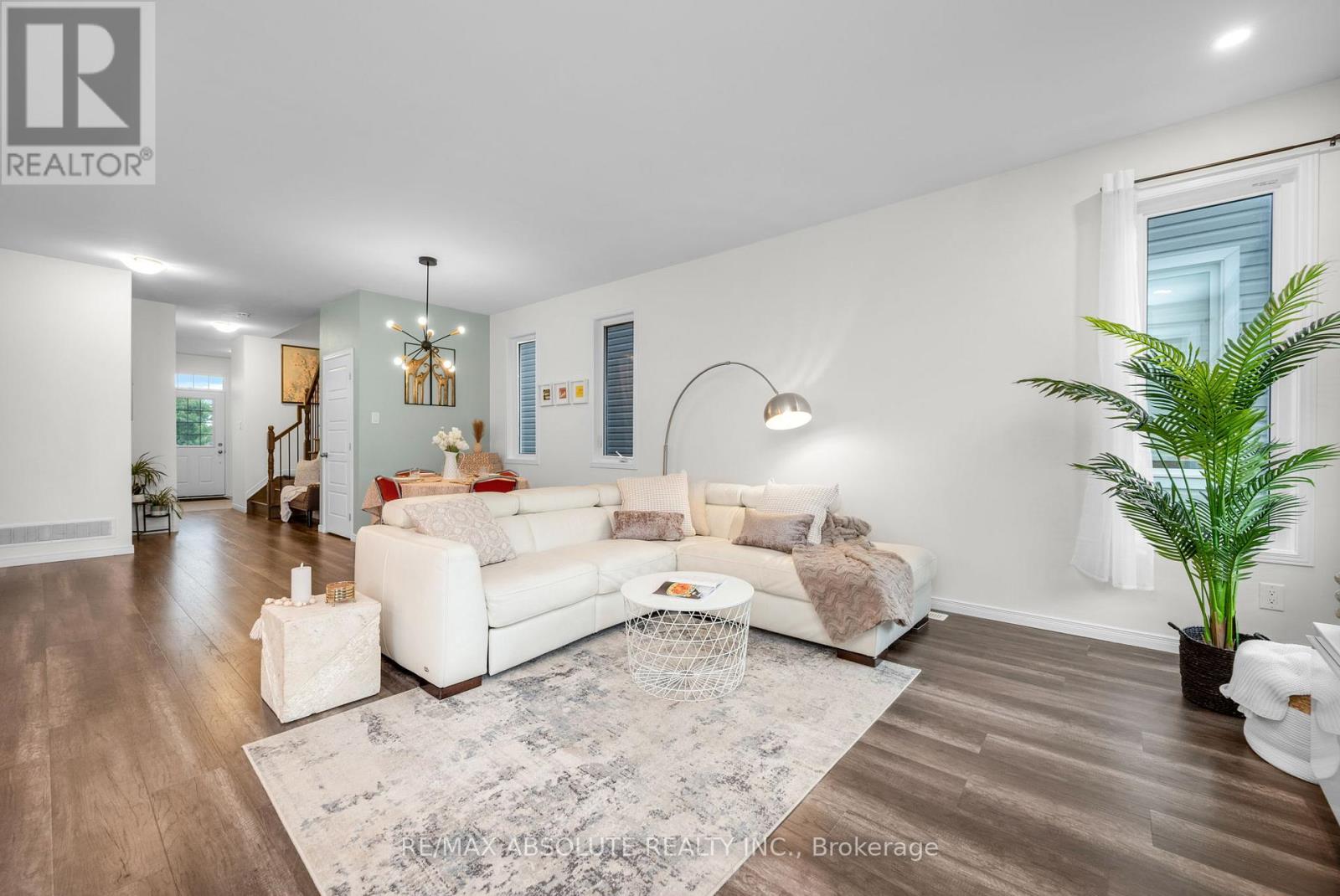 302 Haliburton Heights