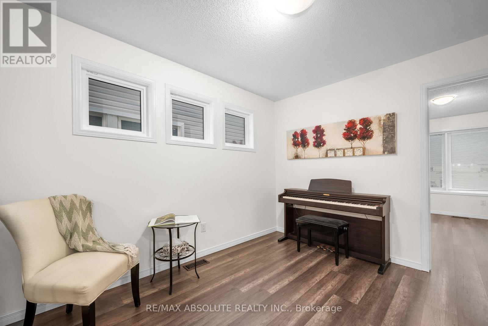 302 Haliburton Heights