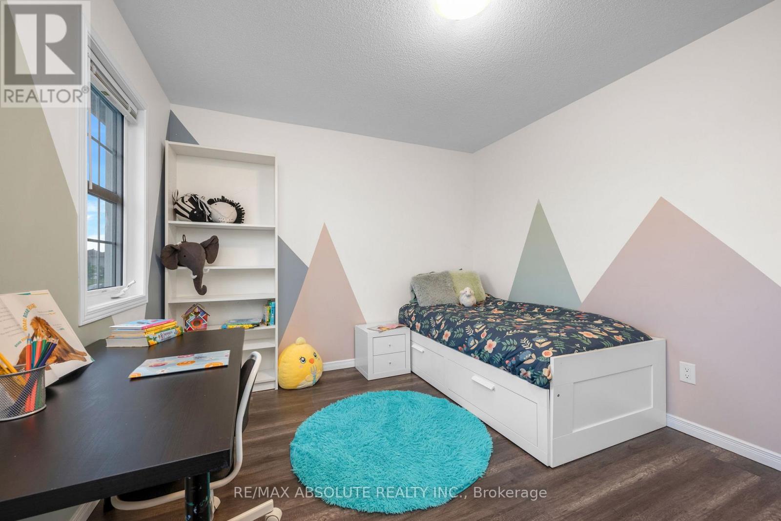 302 Haliburton Heights