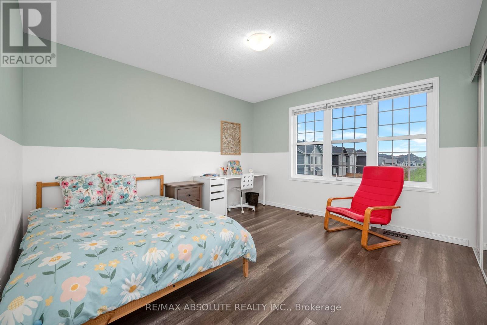 302 Haliburton Heights