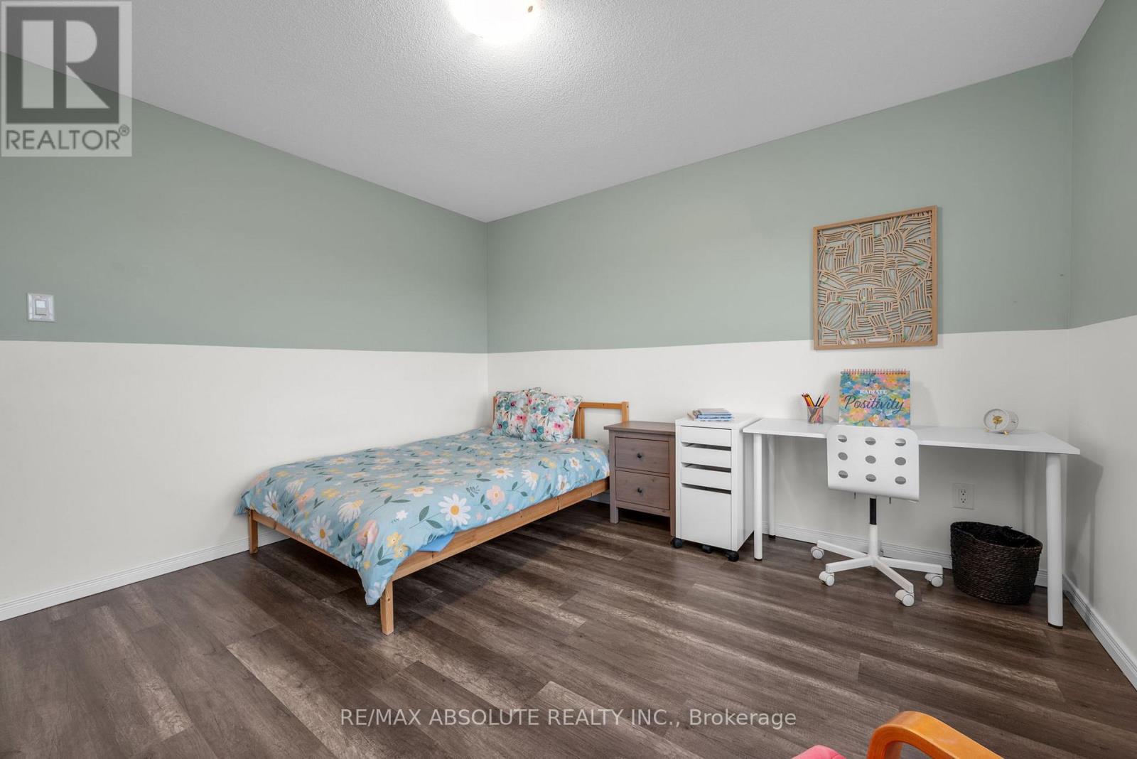 302 Haliburton Heights