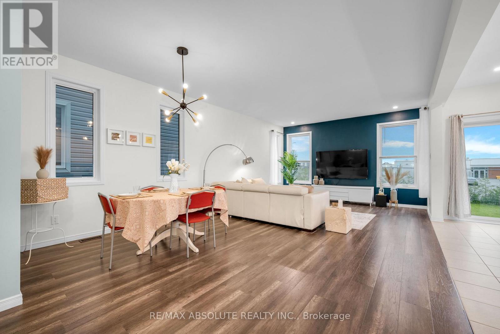 302 Haliburton Heights