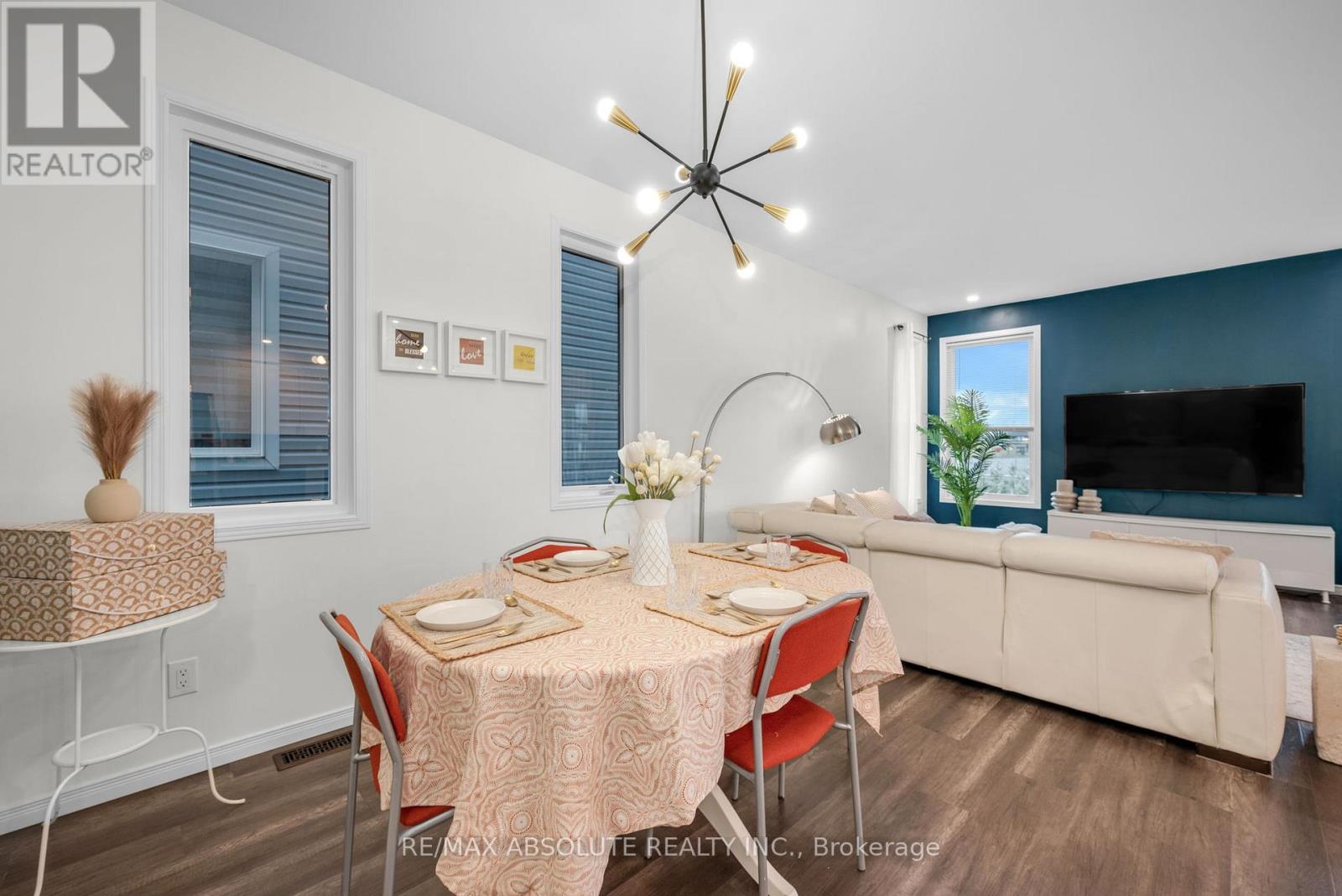 302 Haliburton Heights