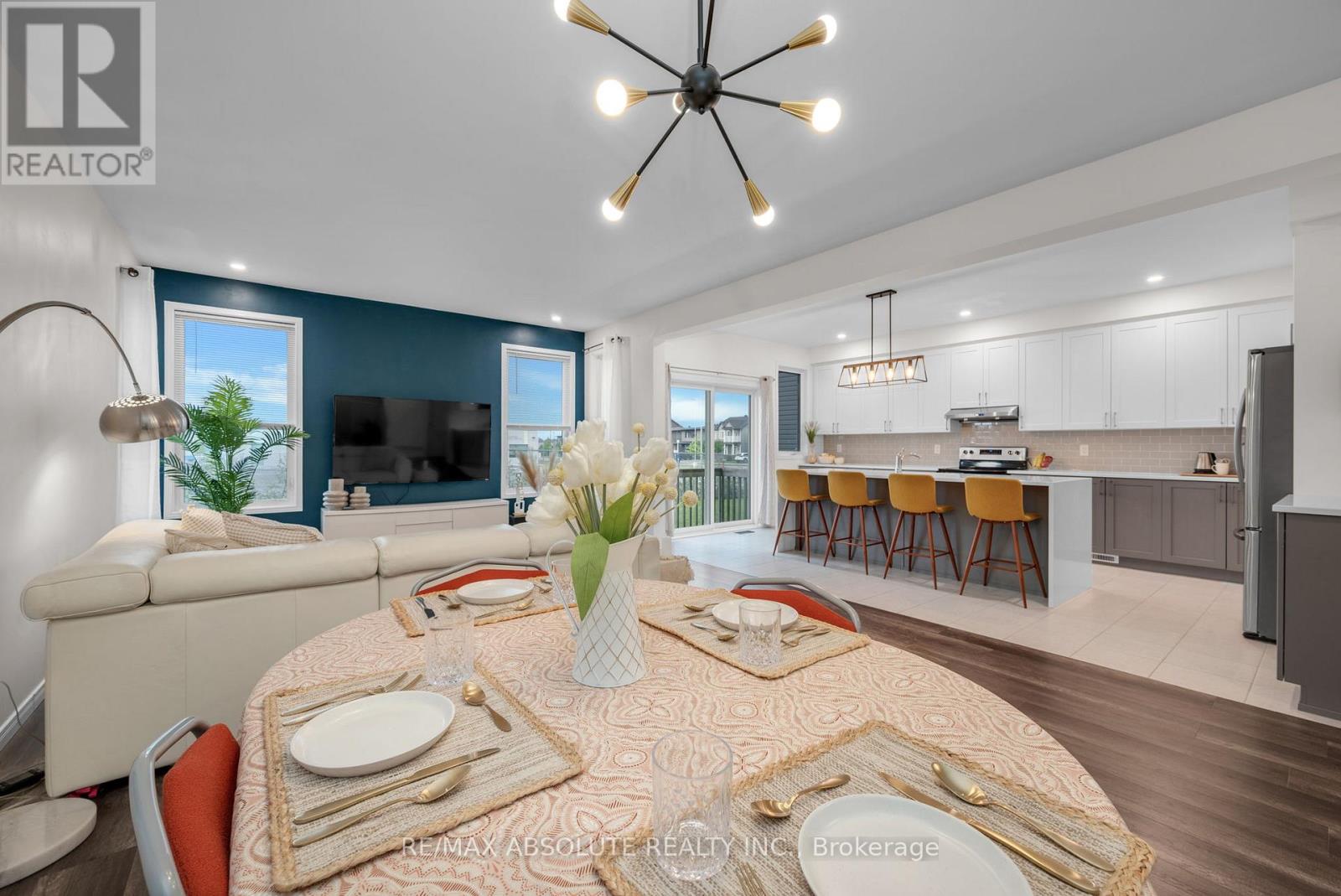 302 Haliburton Heights