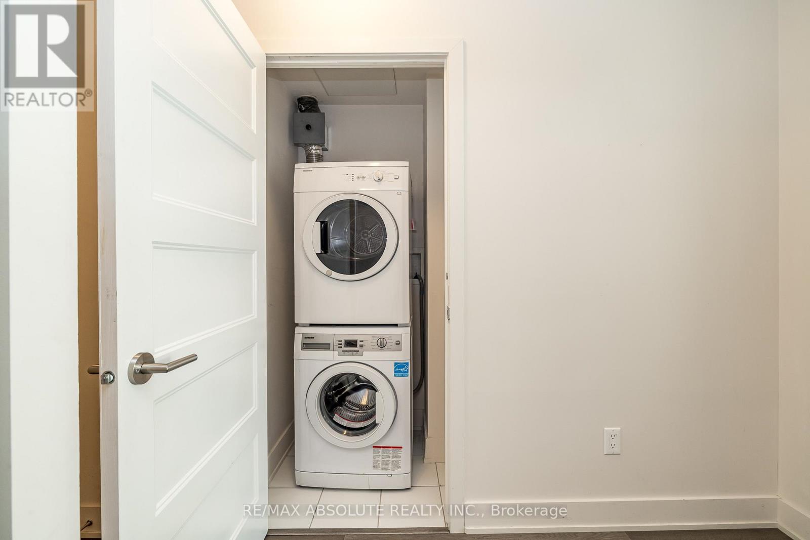 209 - 411 Mackay Street