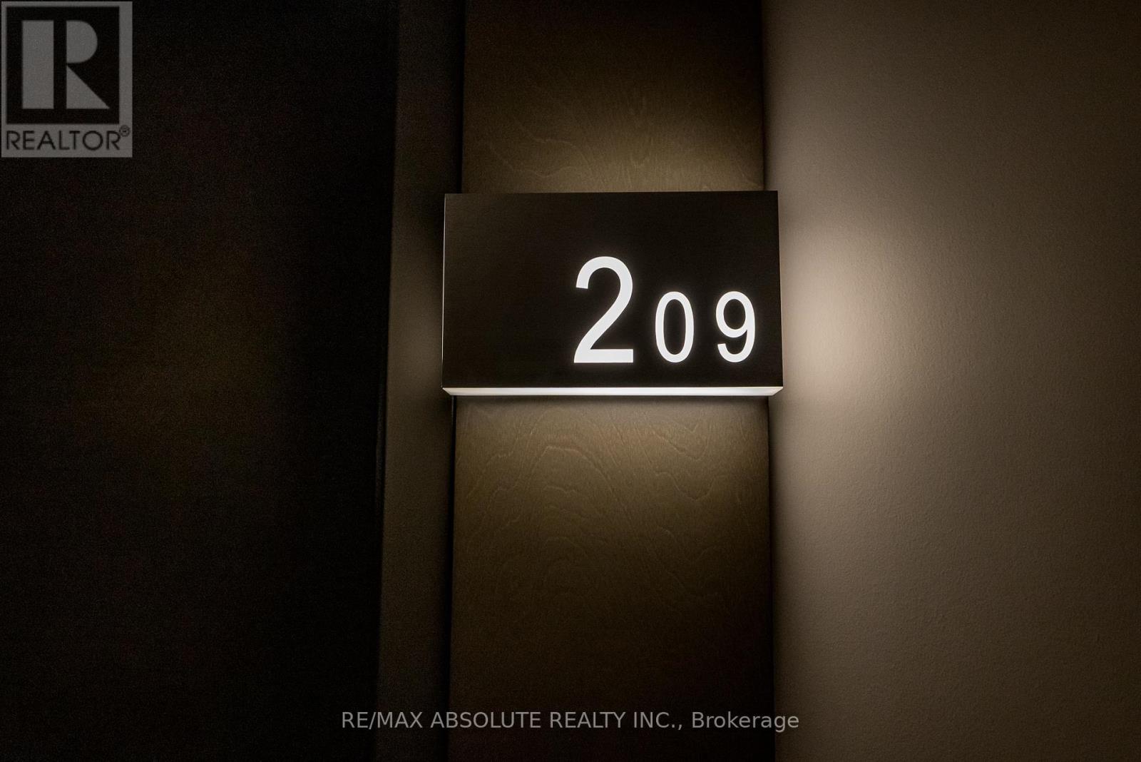 209 - 411 Mackay Street