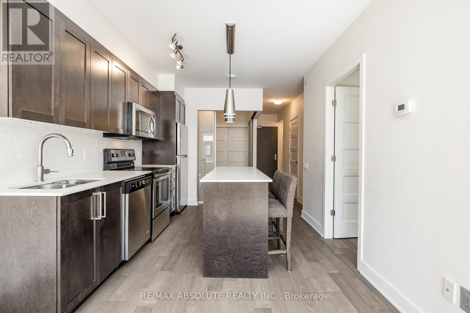 209 - 411 Mackay Street