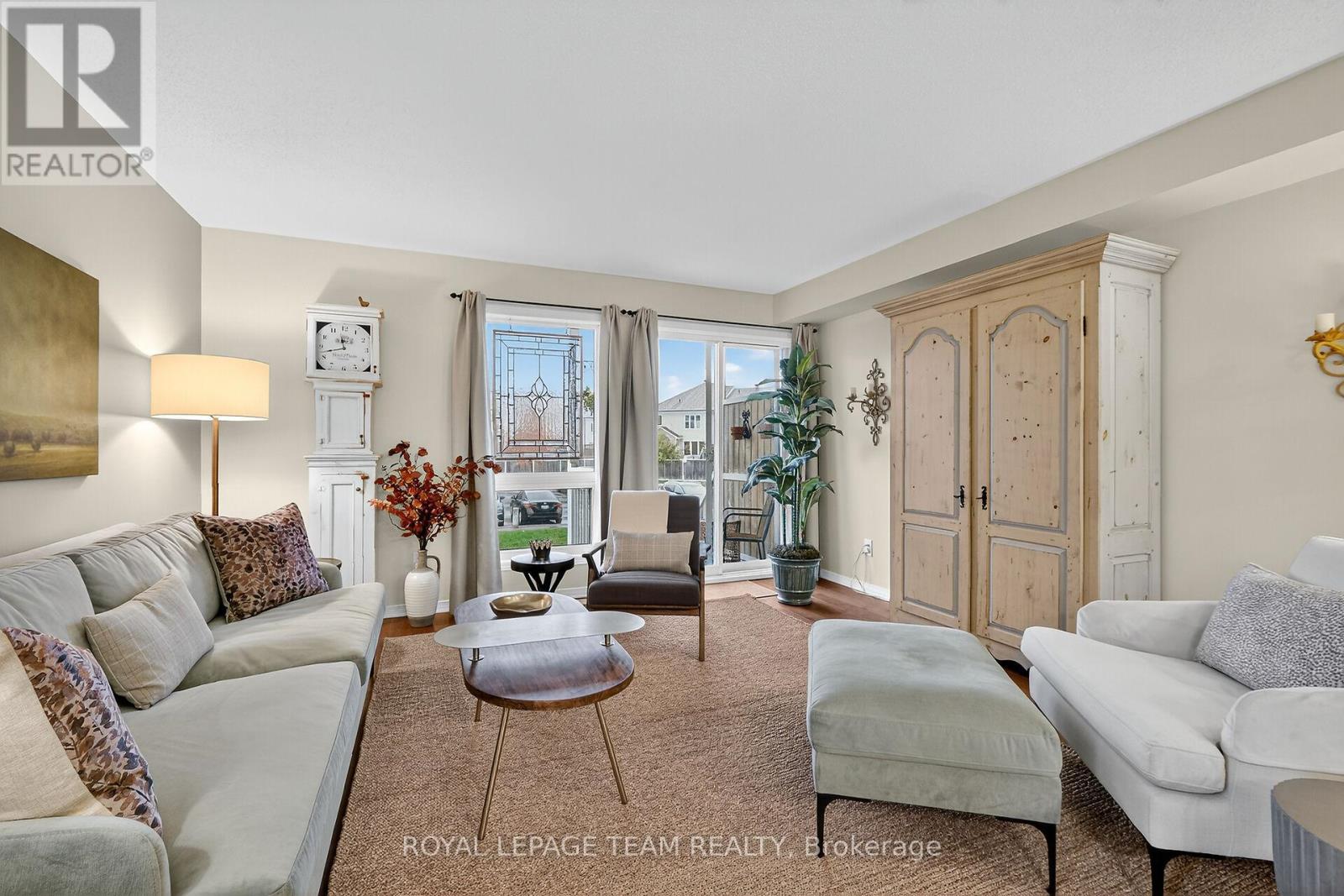 548 Lakeridge Drive Ne