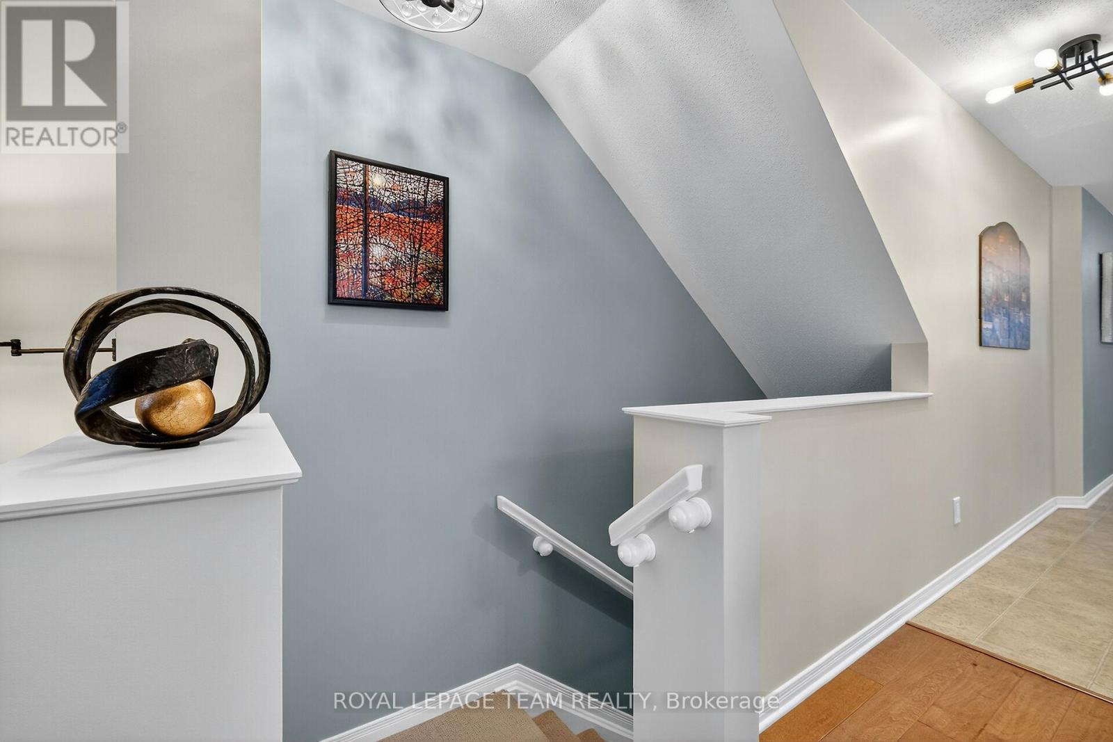 548 Lakeridge Drive Ne