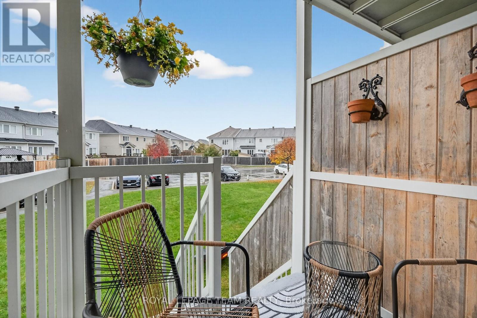 548 Lakeridge Drive Ne