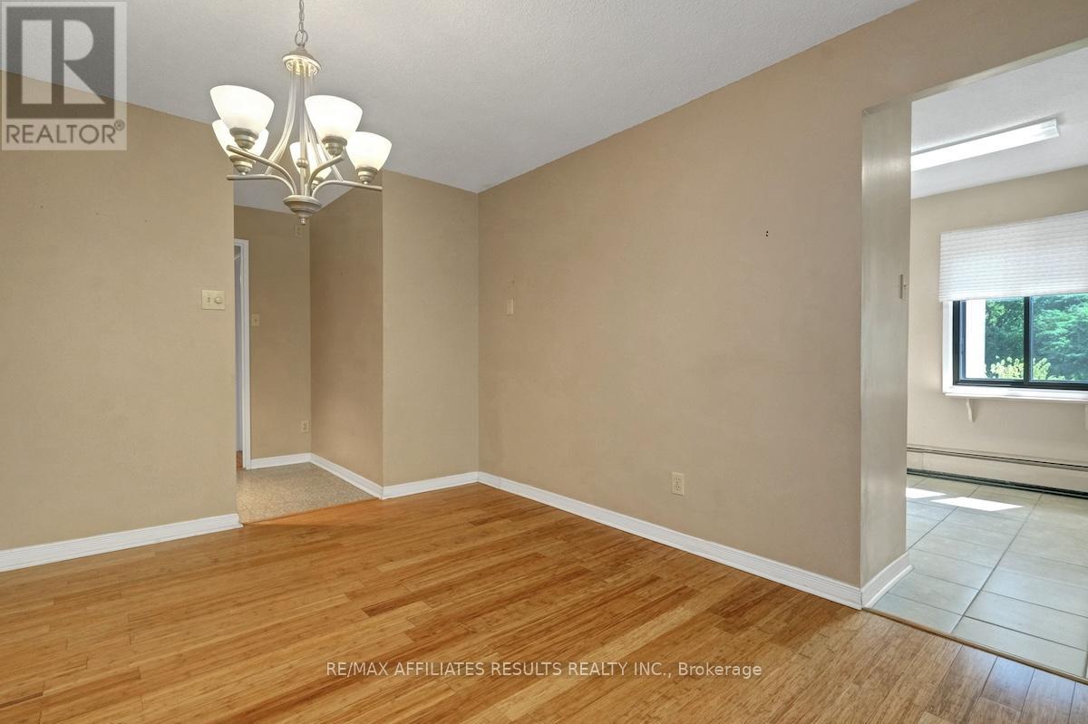 304 - 415 Greenview Avenue