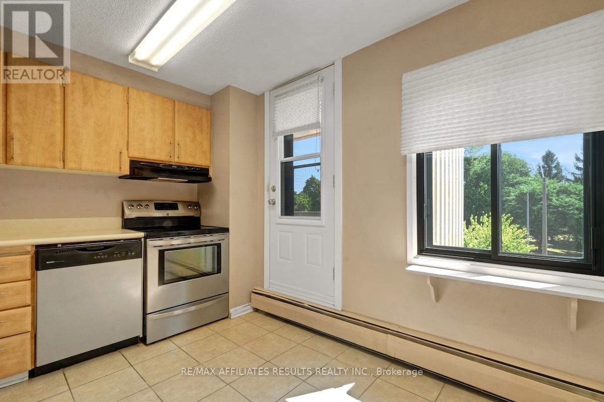 304 - 415 Greenview Avenue