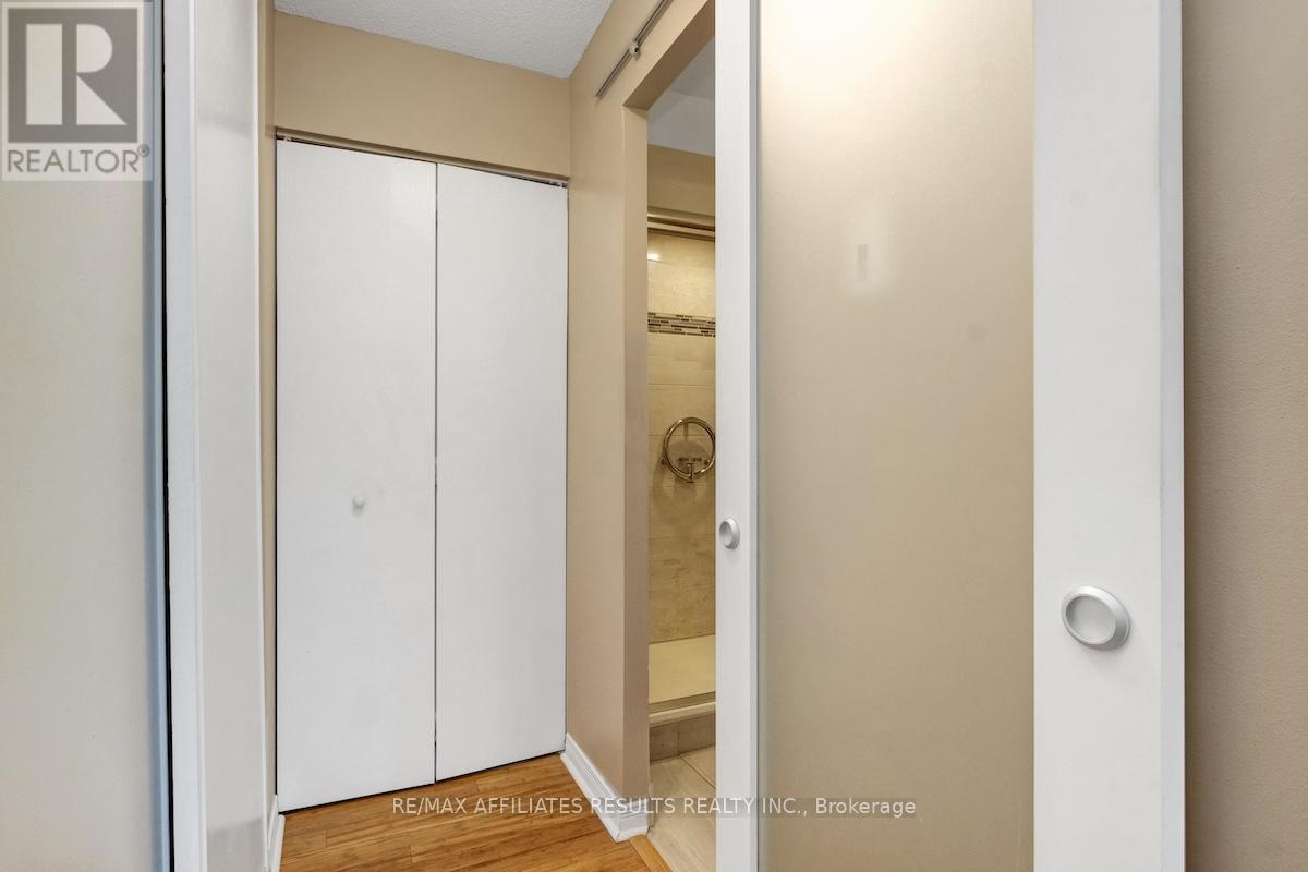 304 - 415 Greenview Avenue