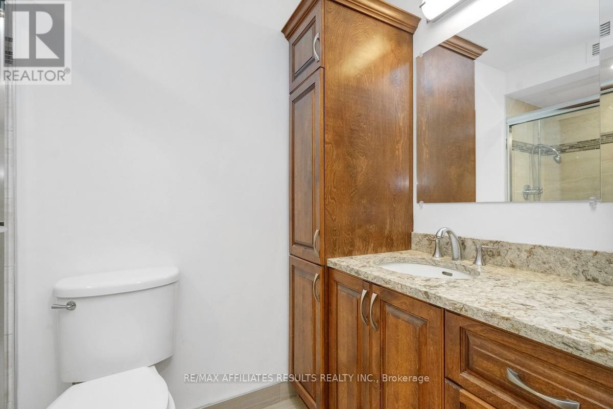 304 - 415 Greenview Avenue