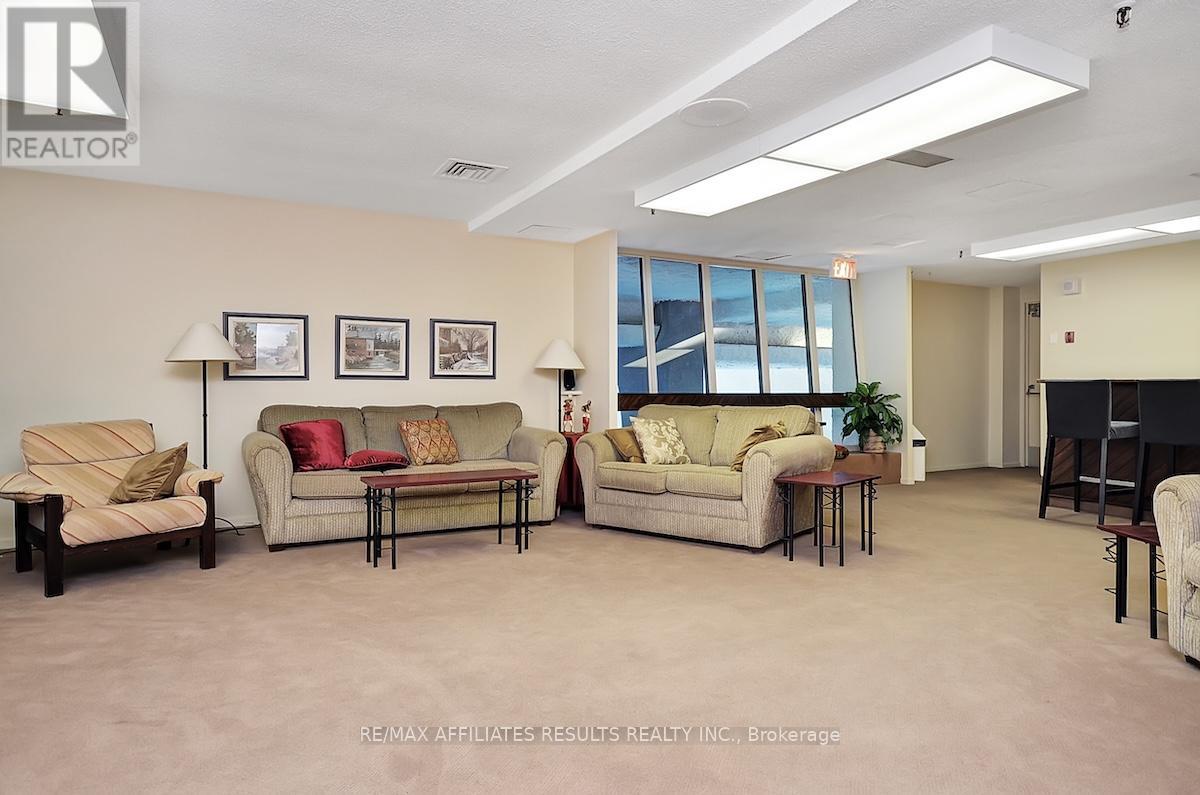 304 - 415 Greenview Avenue