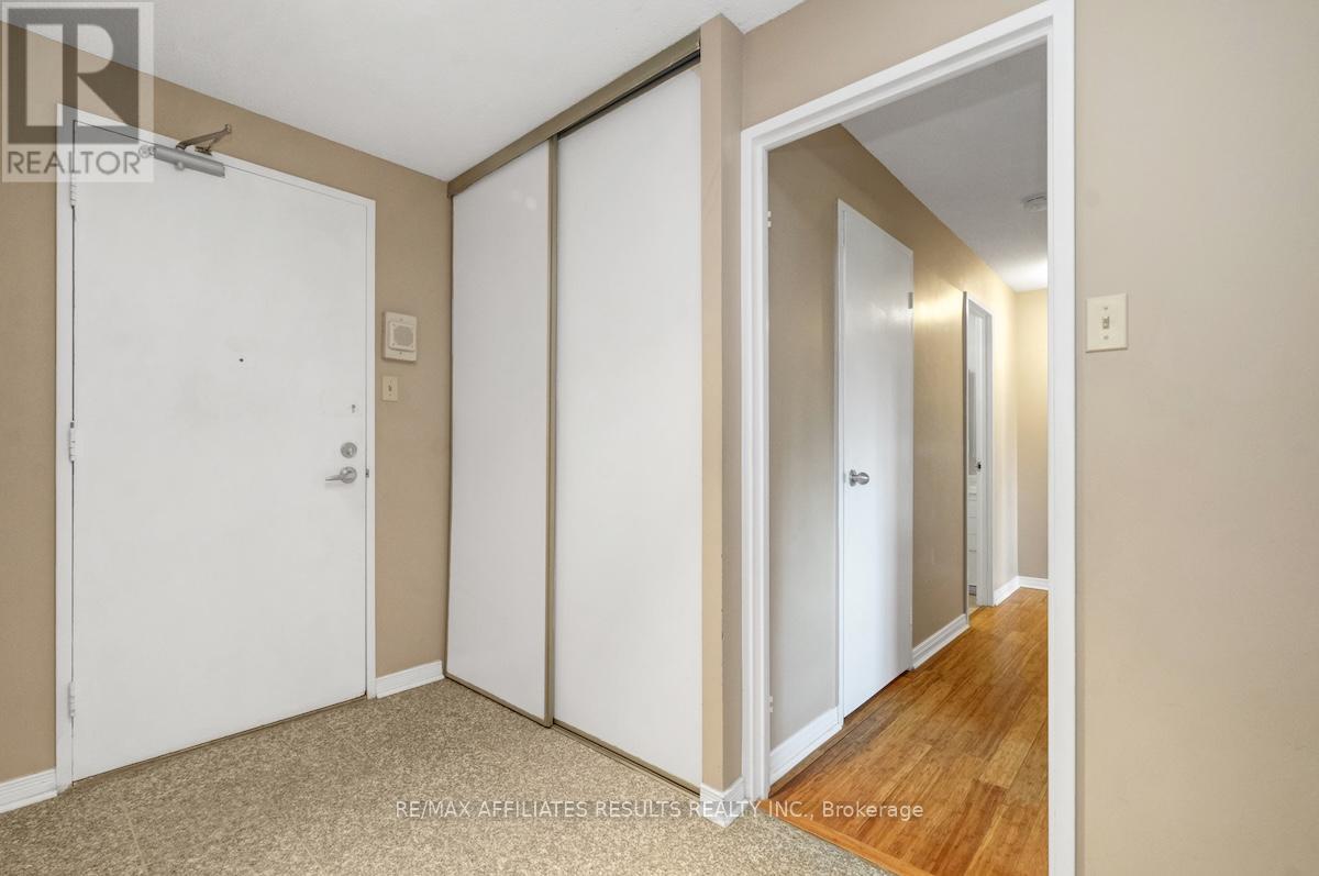 304 - 415 Greenview Avenue