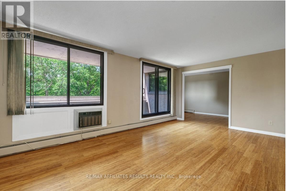 304 - 415 Greenview Avenue