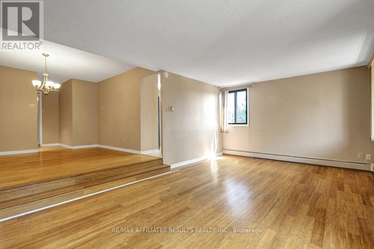 304 - 415 Greenview Avenue