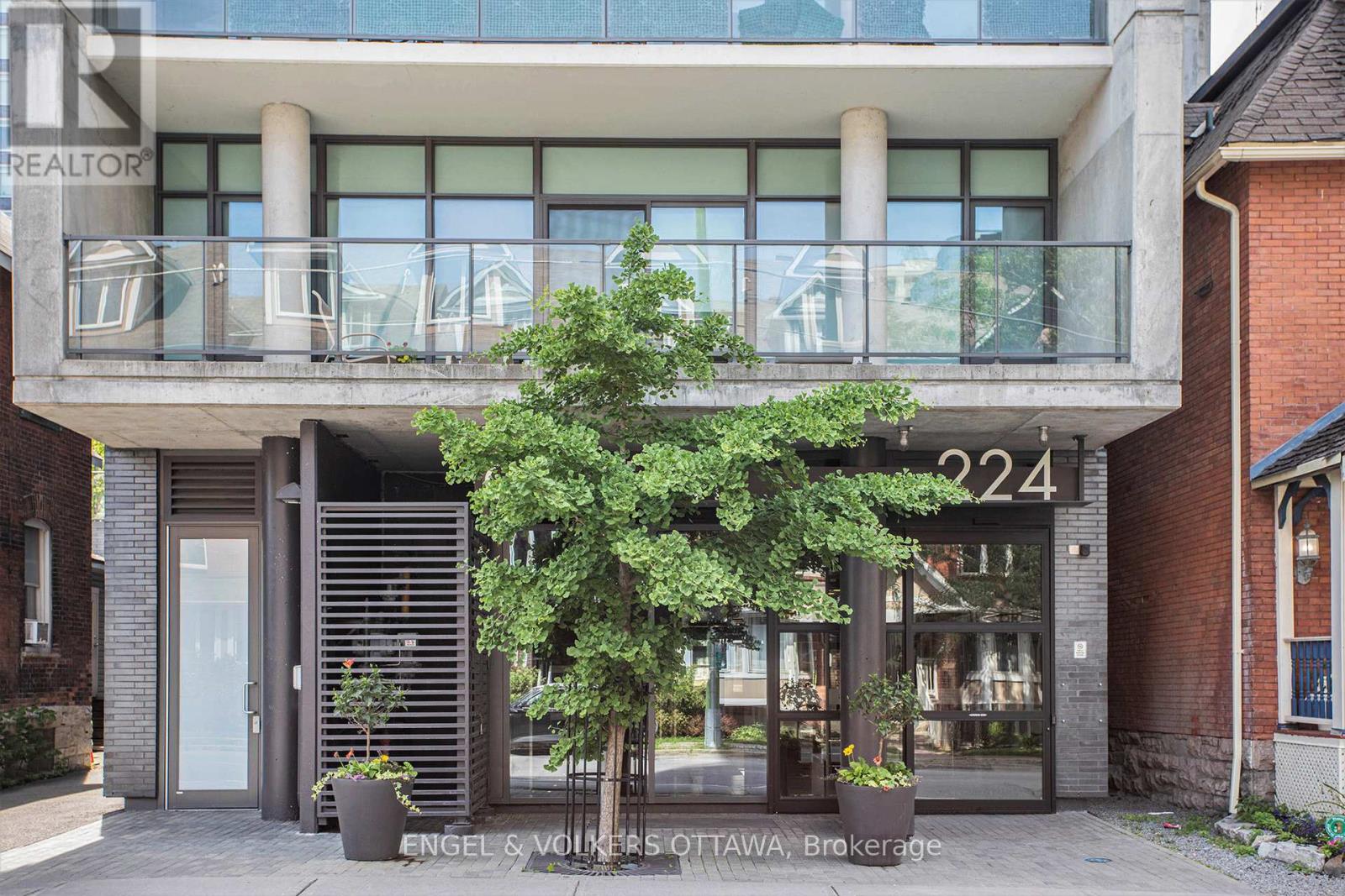 1113 - 224 Lyon Street