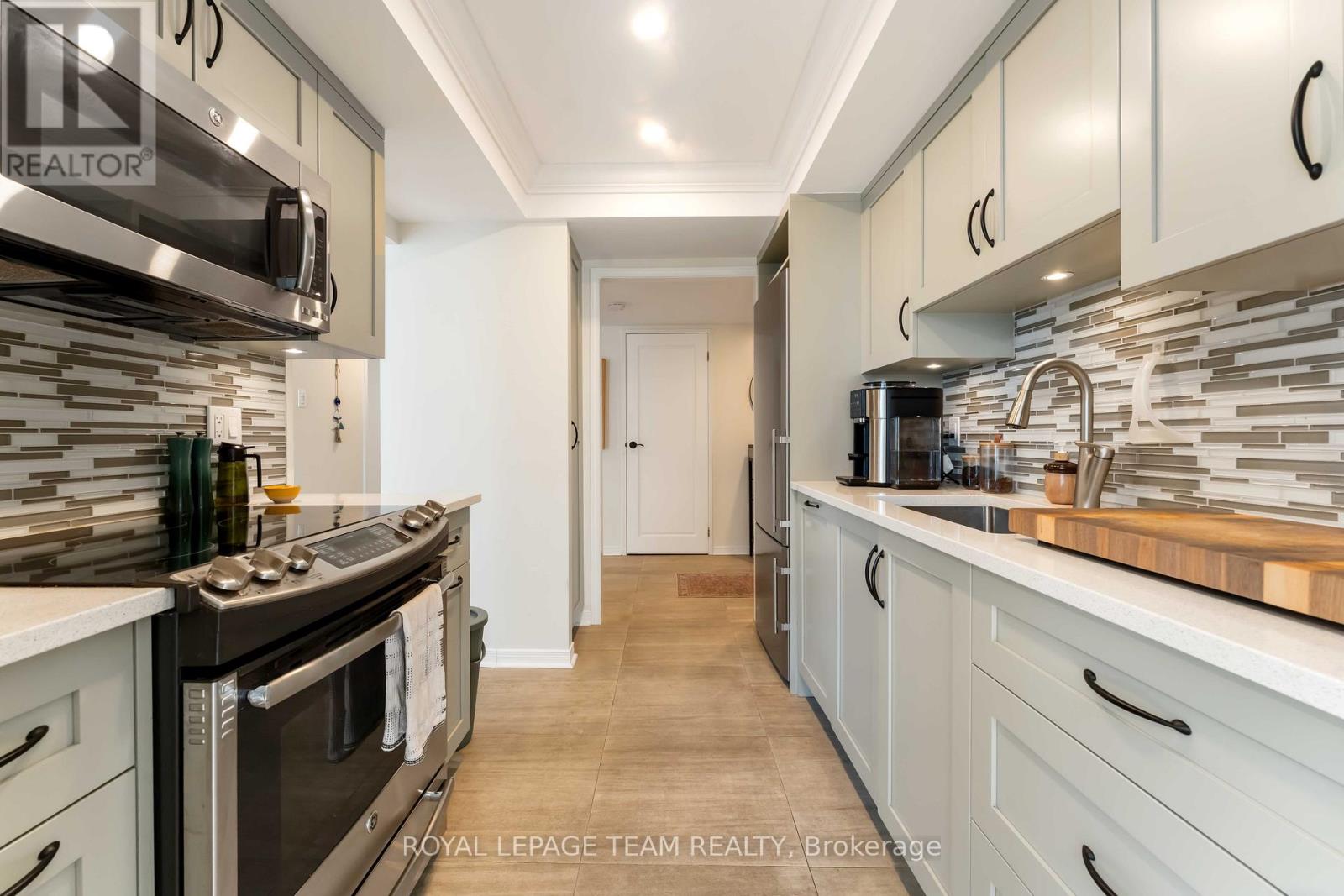 1806 - 160 George Street