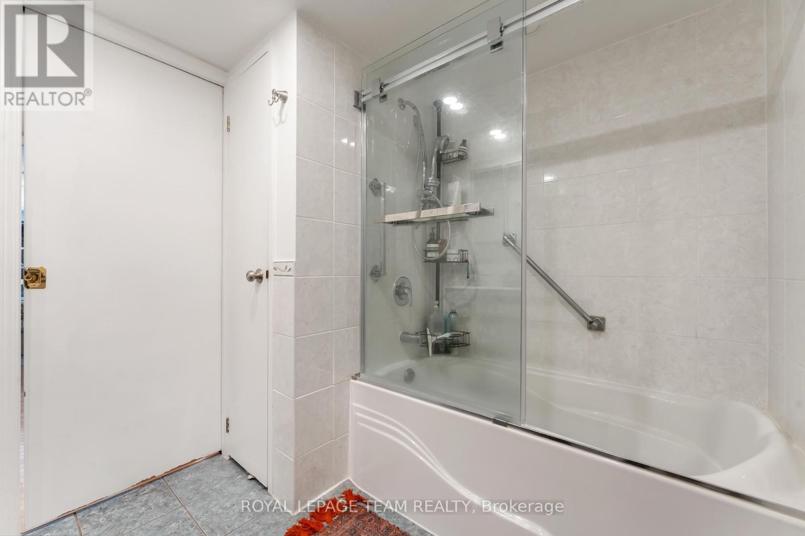 1806 - 160 George Street